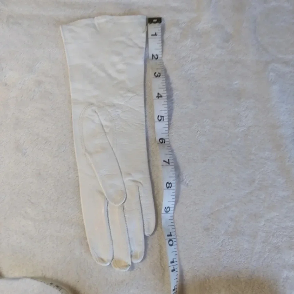 Vintage Kayser Italian Leather Cutout Gloves 6.5 White Bridal NOS 1950s Firm